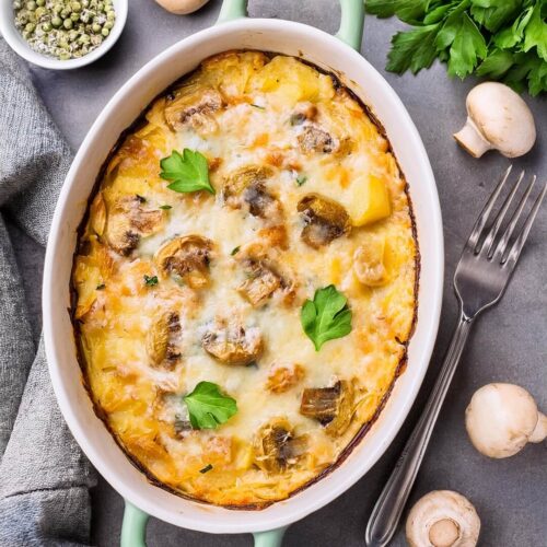 Hearty and comforting Potato Chicken Mushroom Casserole, made with tender chicken, creamy mushrooms, and layers of sliced potatoes baked to golden perfection. This rich and flavorful casserole is seasoned with garlic, herbs, and melted cheese, creating a deliciously savory meal that’s easy to prepare and perfect for family dinners. The combination of textures and flavors makes this dish a satisfying comfort food classic.