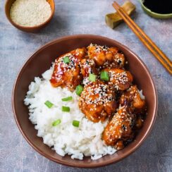 Deliciously crispy Sesame Chicken, featuring bite-sized chicken pieces fried to golden perfection and coated in a sweet and savory sesame sauce. This takeout favorite combines the bold flavors of soy sauce, garlic, and honey, with a sprinkle of toasted sesame seeds for added crunch. Perfect for a quick, homemade dinner, this dish is both satisfying and easy to prepare, offering a flavorful meal the whole family will love