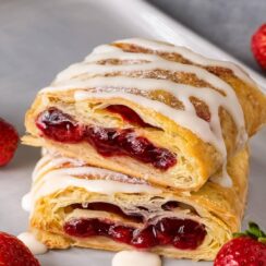 Whether you’re planning a special breakfast, a brunch with friends, or just craving something sweet, homemade toaster strudels are the perfect fit. They’re easy to prepare, and you can make them ahead of time to save effort in the morning.