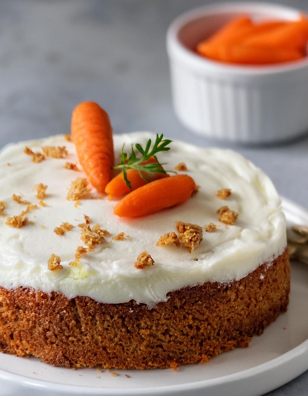 This Carrot Cake with Cream Cheese Frosting is a classic, delicious dessert that never disappoints! Moist and spiced to perfection, the tender carrot cake is filled with the warm flavors of cinnamon, while finely grated carrots add sweetness and texture. The smooth, tangy cream cheese frosting is the perfect complement, making each slice rich and satisfying. Whether for a celebration or just because, this cake is sure to bring joy to any occasion.