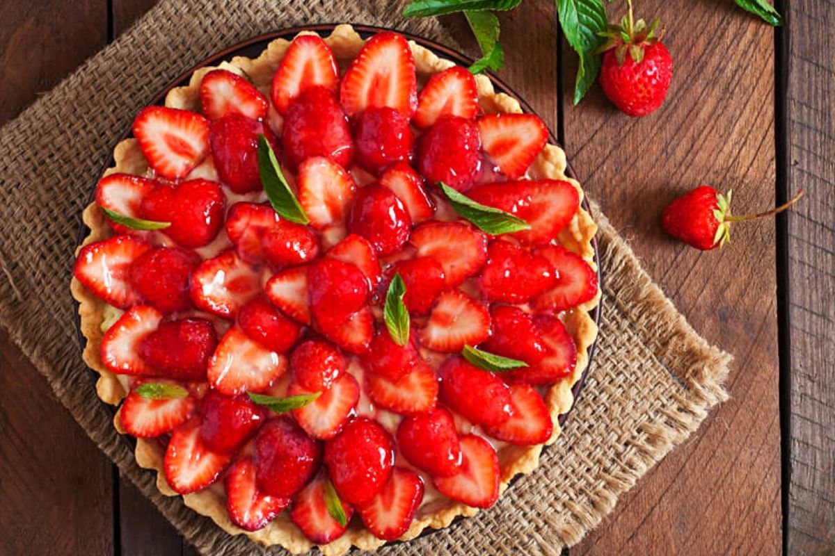 This gluten-free, easy Strawberry Tart is a healthful dessert that still tastes absolutely incredible!