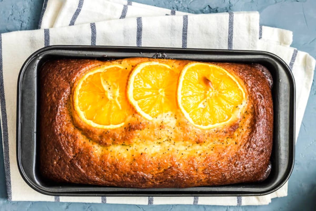 Delicious orange loaf cake made with fresh orange juice, orange zest and oil taste similar to pound cake without butter.