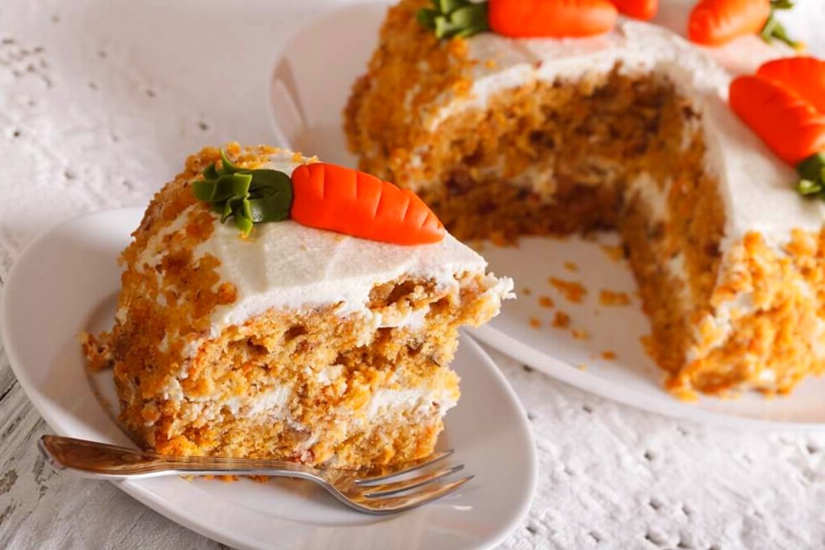 This carrot cake is insanely delicious! It’s moist, flavourful, fluffy and also easy to make in just 30 minutes.