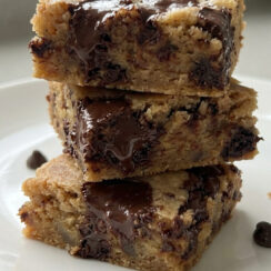 The Best Chocolate Chip Blondies That Melt in Your Mouth