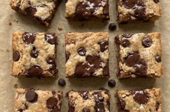 The Best Chocolate Chip Blondies That Melt in Your Mouth