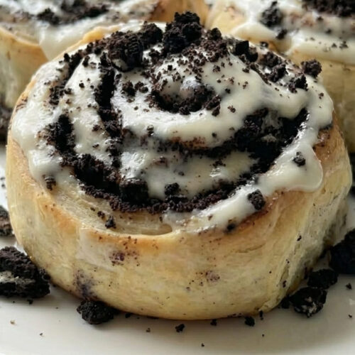 Oreo Cinnamon Rolls Recipe – Sweet, Creamy & Irresistible