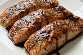 Juicy Salmon with a Sweet Balsamic Glaze
