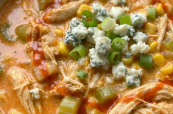 Easy Buffalo Chicken Soup – Spicy, Creamy & Comforting