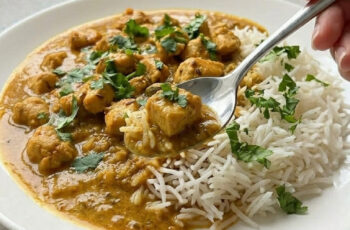 Best Chicken Curry – Simple, Spicy & So Delicious