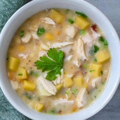 This Instant Pot White Chicken Chili is a cozy, flavorful dish that’s both hearty and easy to make! Tender shredded chicken, white beans, and green chilies come together in a creamy, mildly spiced broth, creating a comforting bowl of chili with a perfect balance of flavors. The Instant Pot makes this recipe quick and effortless, perfect for busy weeknights or meal prep. Top it with shredded cheese, avocado, or a squeeze of lime for an extra burst of flavor. Ready for a warm, comforting meal? Check out the recipe and enjoy this delicious chili!