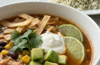 Easy Slow Cooker Chicken Tortilla Soup – Bold, Cozy & Flavor Packed