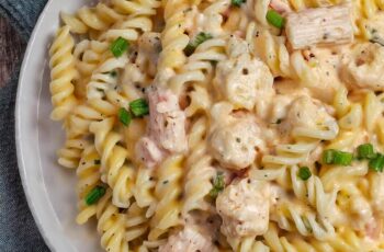 There’s nothing quite like the taste of Creamy Chicken Pasta Salad. This dish is the perfect way to treat yourself or your loved ones to something special. Creamy, flavorful, and irresistibly delicious, it’s sure to become a favorite in your home.