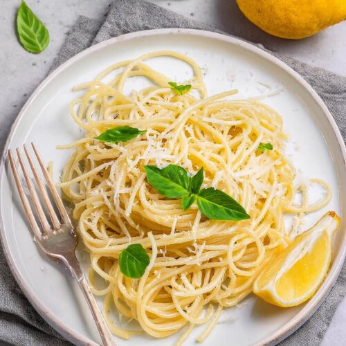 Whenever you're in the mood for a bright and creamy dish, this Lemon Ricotta Pasta blends zesty lemon with smooth ricotta, creating a light yet comforting meal perfect for any season.