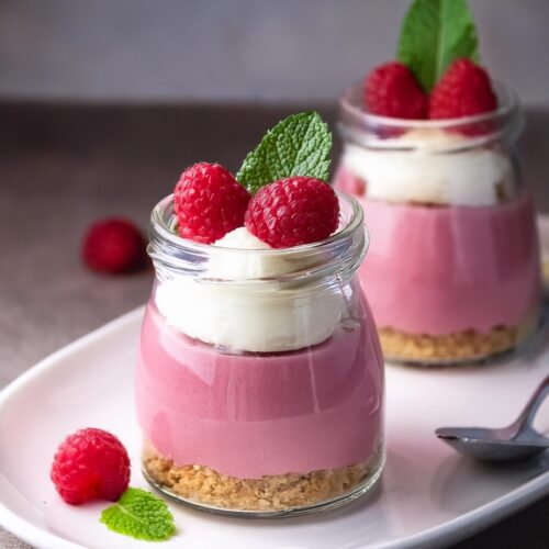 Raspberry cheesecake mousse is a delightful dessert that perfectly blends the tangy sweetness of raspberries with the creamy richness of cheesecake. This elegant treat is ideal for any occasion and will surely leave a lasting impression on your guests.