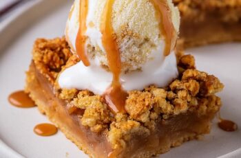 Whether you’re celebrating a holiday, hosting a fall gathering, or simply craving a delicious dessert, these Apple Crumb Bars with Caramel Sauce are the perfect choice. The combination of sweet apples, crunchy topping, and rich caramel makes them a crowd-pleaser that everyone will enjoy.