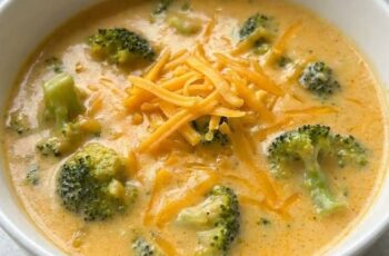 Creamy Broccoli Cheddar Soup Recipe with Simple Ingredients