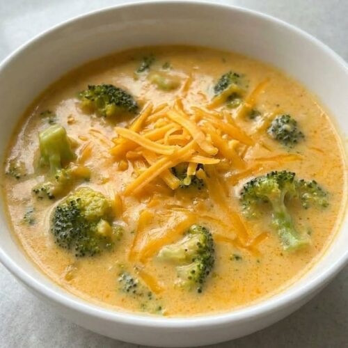 Creamy Broccoli Cheddar Soup Recipe with Simple Ingredients