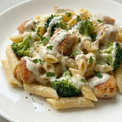 Creamy Chicken and Broccoli Pasta That Everyone Loves