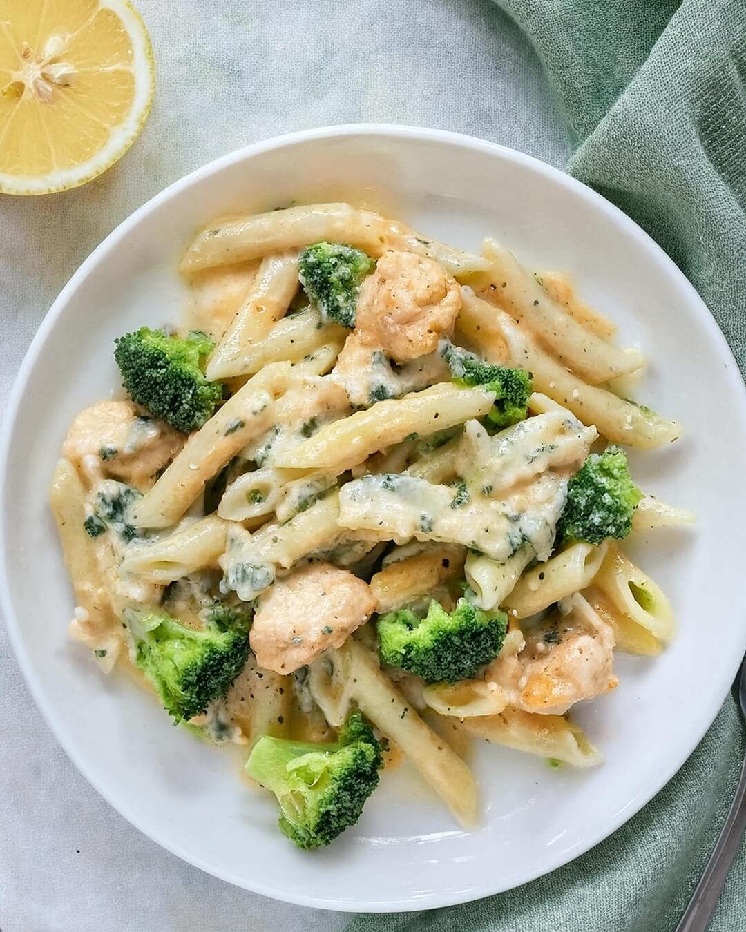 This Chicken and Broccoli Pasta is a delicious way to enjoy a wholesome, flavorful meal! 🍝🥦 Juicy chicken, tender pasta, and perfectly cooked broccoli come together in a rich, creamy sauce that’s easy to make and so satisfying. Whether you're meal prepping for the week or whipping up a quick dinner, this dish is a crowd-pleaser that’s packed with comforting flavors.
