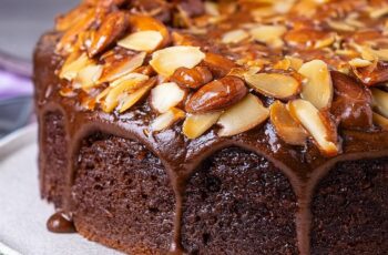 This Chocolate Almond Cake is a decadent dessert that combines rich chocolate with the nutty goodness of almonds! 🍫🌰 Moist, tender cake layers are infused with deep chocolate flavor and a hint of almond, creating a perfectly balanced treat that’s hard to resist. this cake is perfect for special occasions or whenever you’re craving something indulgent. Ready to bake this deliciousness? Dive into the recipe and treat yourself!