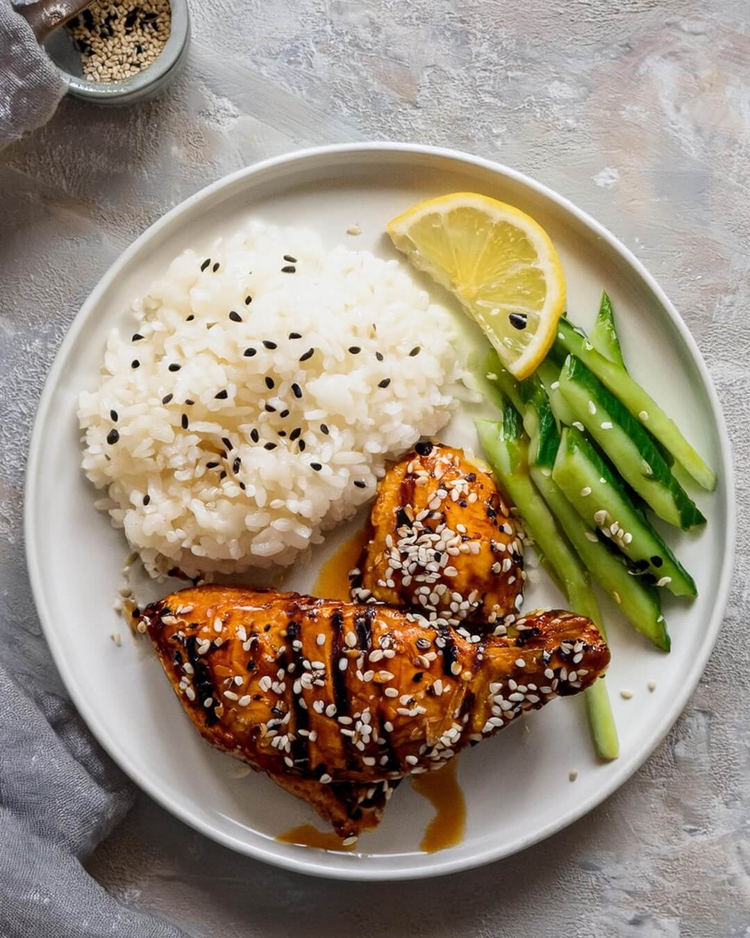 This Grilled Sesame Chicken Breast is a flavorful, healthy dish perfect for a quick and tasty meal! Marinated in a savory sesame-soy sauce with a hint of garlic and ginger, the chicken breasts are grilled to juicy perfection, with a slight char that adds depth to every bite. The nutty sesame flavor shines through, making it a delicious option for salads, rice bowls, or paired with grilled veggies. Ready to enjoy this light and flavorful dish? Check out the recipe and fire up the grill!