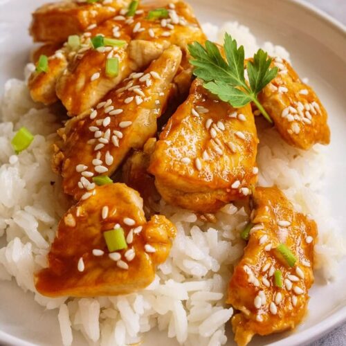 Whether you’re hosting a dinner party, preparing a weeknight meal, or looking for a quick and delicious dinner option, Honey Garlic Chicken is the perfect choice. The combination of sweet and savory flavors makes it a crowd-pleaser that everyone will enjoy.