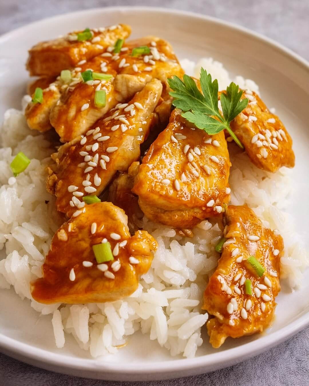Whether you’re hosting a dinner party, preparing a weeknight meal, or looking for a quick and delicious dinner option, Honey Garlic Chicken is the perfect choice. The combination of sweet and savory flavors makes it a crowd-pleaser that everyone will enjoy.