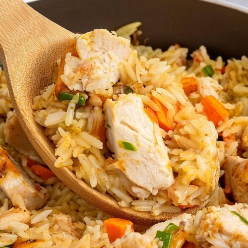 Whether you’re hosting a casual dinner, preparing a quick lunch, or looking for a comforting meal, One Pot Chicken and Rice is the perfect choice. The combination of tender chicken, fluffy rice, and flavorful vegetables makes it a crowd-pleaser that everyone will enjoy.