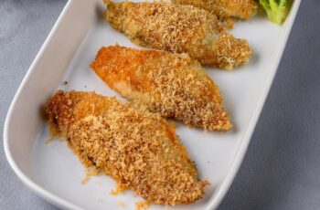 This Oven Baked Chicken Breast is a simple, delicious, and healthy option for any meal! Juicy chicken breasts are seasoned to perfection with your favorite herbs and spices, then baked until golden and tender. The result is flavorful, moist chicken that’s perfect for meal prep or a quick weeknight dinner. Serve it with roasted veggies, a fresh salad, or over rice for a satisfying meal. Whether you’re looking for a versatile protein or a family-friendly dish, this recipe is a go-to! Ready to bake up some goodness? Check out the recipe and enjoy this easy and tasty chicken!