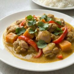 Best Slow Cooker Chicken Curry with Tender Juicy Chicken