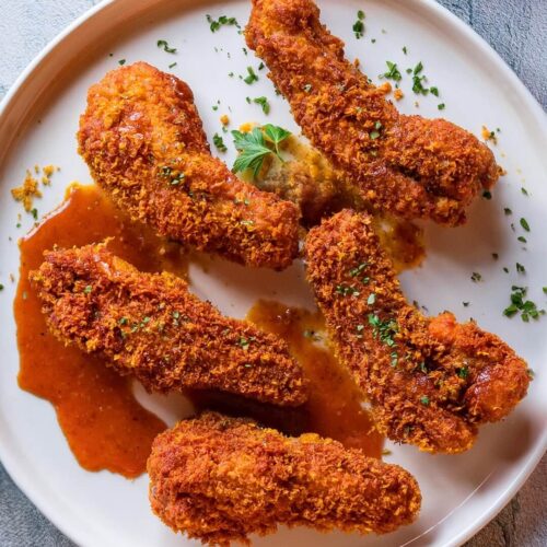 Whether you’re hosting a dinner party, preparing a weeknight meal, or looking for a dish to impress, Spicy Honey Chicken is the perfect choice. The combination of sweet honey, spicy kick, and crispy breading makes it a crowd-pleaser that everyone will enjoy.