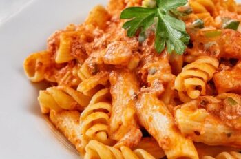 This Buffalo Chicken Pasta combines creamy, spicy, and tangy elements for a comforting dish with a buffalo-inspired twist. It’s great for anyone who loves classic buffalo flavors with a comforting pasta base. Perfect for a cozy dinner or a crowd-pleasing meal option!