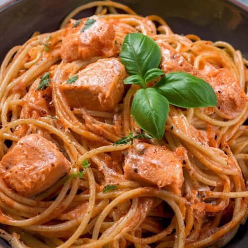 Creamy Tomato Salmon Pasta 20 minutes