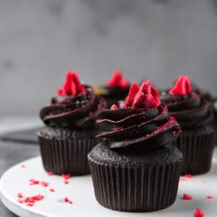 Whether you’re hosting a themed party, celebrating a special event, or simply treating yourself, Black Velvet Cupcakes are the perfect choice. The combination of rich flavor, luxurious frosting, and striking appearance makes them a crowd-pleaser that everyone will enjoy.