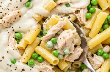 Perfect for a no-fuss dinner, this creamy Chicken Alfredo Pasta is made entirely in one skillet for easy cleanup and big flavor your whole family will love