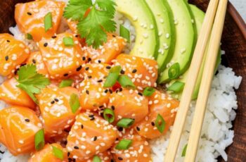 A Salmon Rice Bowl is a nutritious and flavorful dish that combines tender salmon, creamy avocado, and perfectly cooked rice, all garnished with black sesame seeds. This bowl is perfect for a quick lunch or a satisfying dinner, offering a balance of protein, healthy fats, and carbohydrates.
