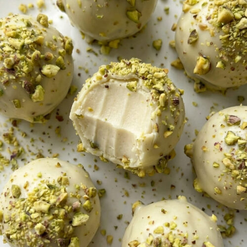 Easy White Chocolate Truffles Recipe (Perfect for Gifts!)