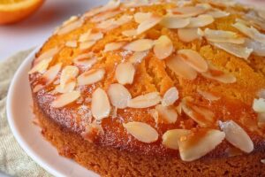 This Orange Almond Cake is the perfect way to enjoy a light and refreshing dessert 🍊✨ With its delicate citrus flavor it’s truly special 💛🍰