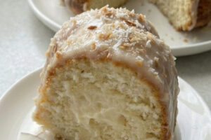 Easy Homemade Coconut Bundt Cake Recipe for Any Occasion