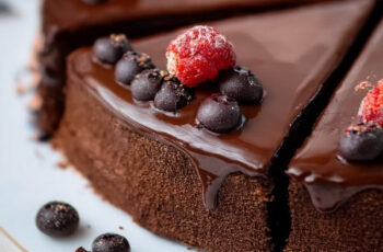 Flourless Chocolate Cake is a rich, decadent dessert that delivers intense chocolate flavor in every bite. With a smooth, fudgy texture and a silky ganache topping, this naturally gluten-free cake is pure indulgence—perfect for special occasions or whenever you’re craving something deeply chocolatey.