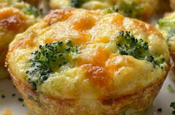Broccoli and Cheese Egg Muffins – Quick, Healthy & Delicious