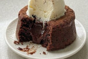 Easy Chocolate Lava Cake for a Restaurant-Style Dessert at Home