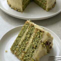 Easy Lemon Pistachio Cake Recipe Perfect for Any Occasion
