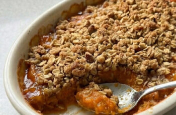 Easy Apricot Crumble Recipe with Fresh Apricot Flavor