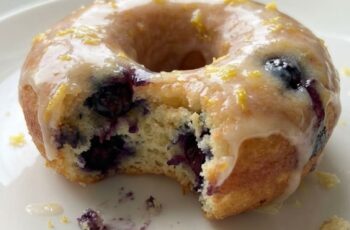 Easy Blueberry Donuts – Soft, Fluffy & Ready in 30 Minutes
