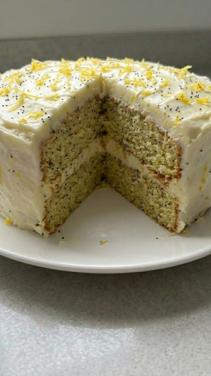 Homemade Lemon Poppy Seed Cake – Perfect Spring Dessert