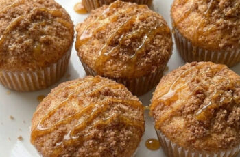 Moist Peach Muffins Recipe with Fresh Peach Flavor
