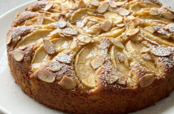 Easy Almond Apple Cake with Fresh Apples