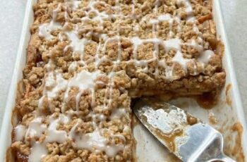 Easy Apple Crumb Pie with Perfect Crunchy Topping