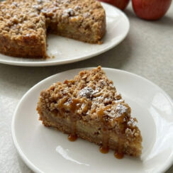 Moist Apple Crumble Cake Recipe Perfect for Fall Baking